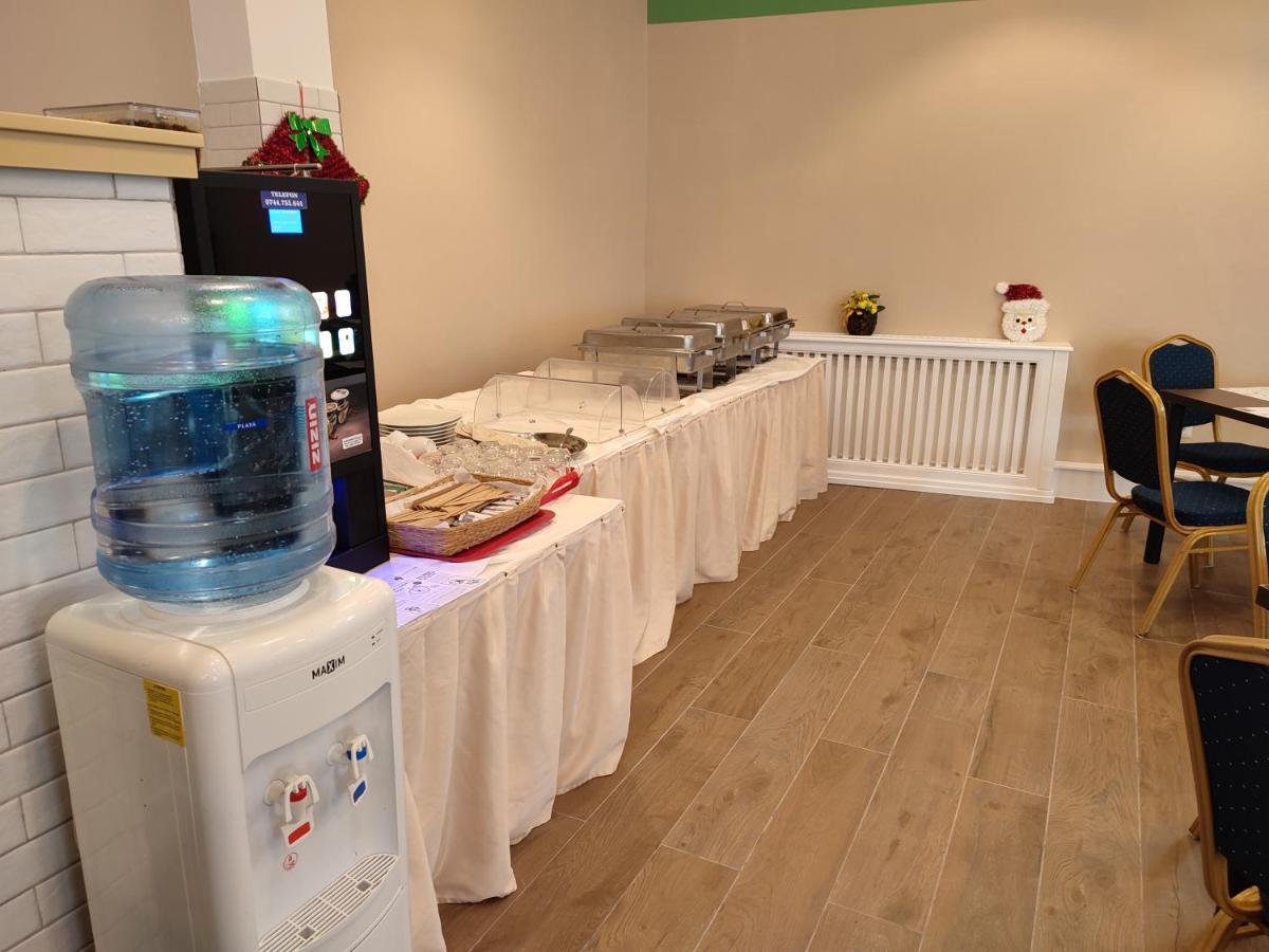 Hotel Iri Buşteni Εξωτερικό φωτογραφία