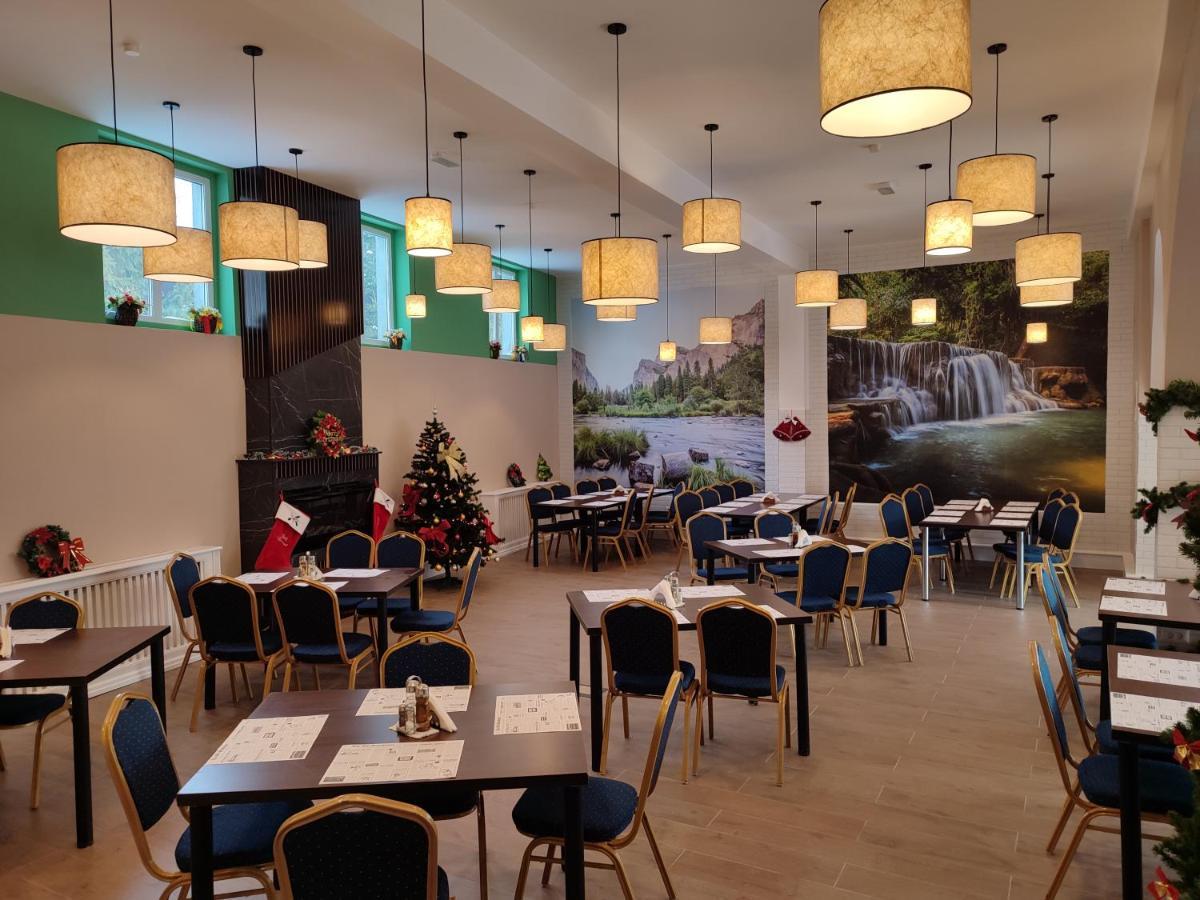Hotel Iri Buşteni Εξωτερικό φωτογραφία