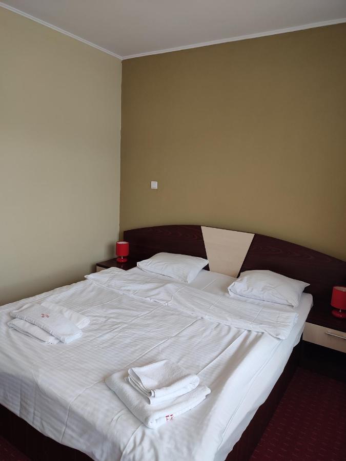 Hotel Iri Buşteni Εξωτερικό φωτογραφία