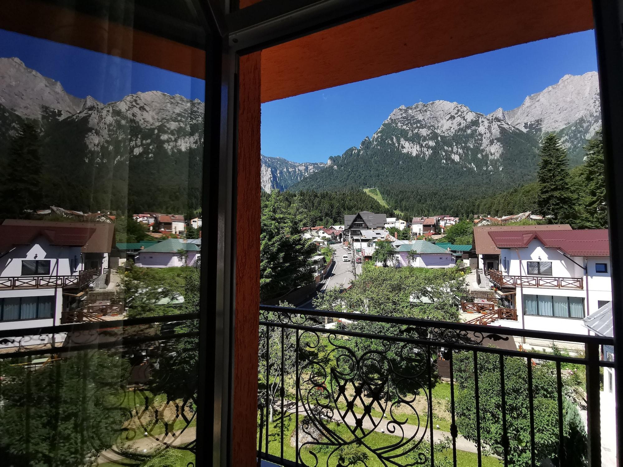 Hotel Iri Buşteni Εξωτερικό φωτογραφία