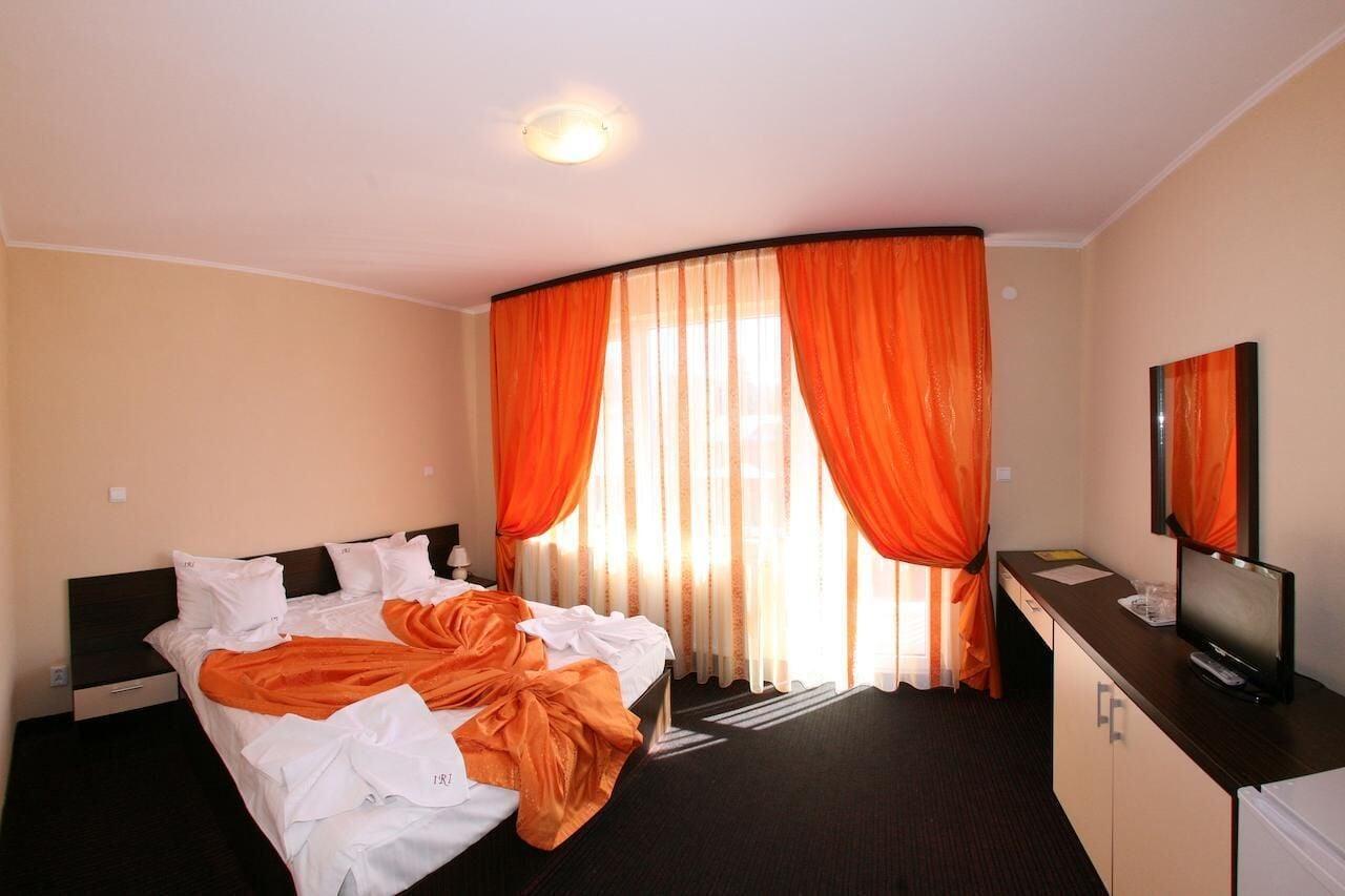 Hotel Iri Buşteni Εξωτερικό φωτογραφία