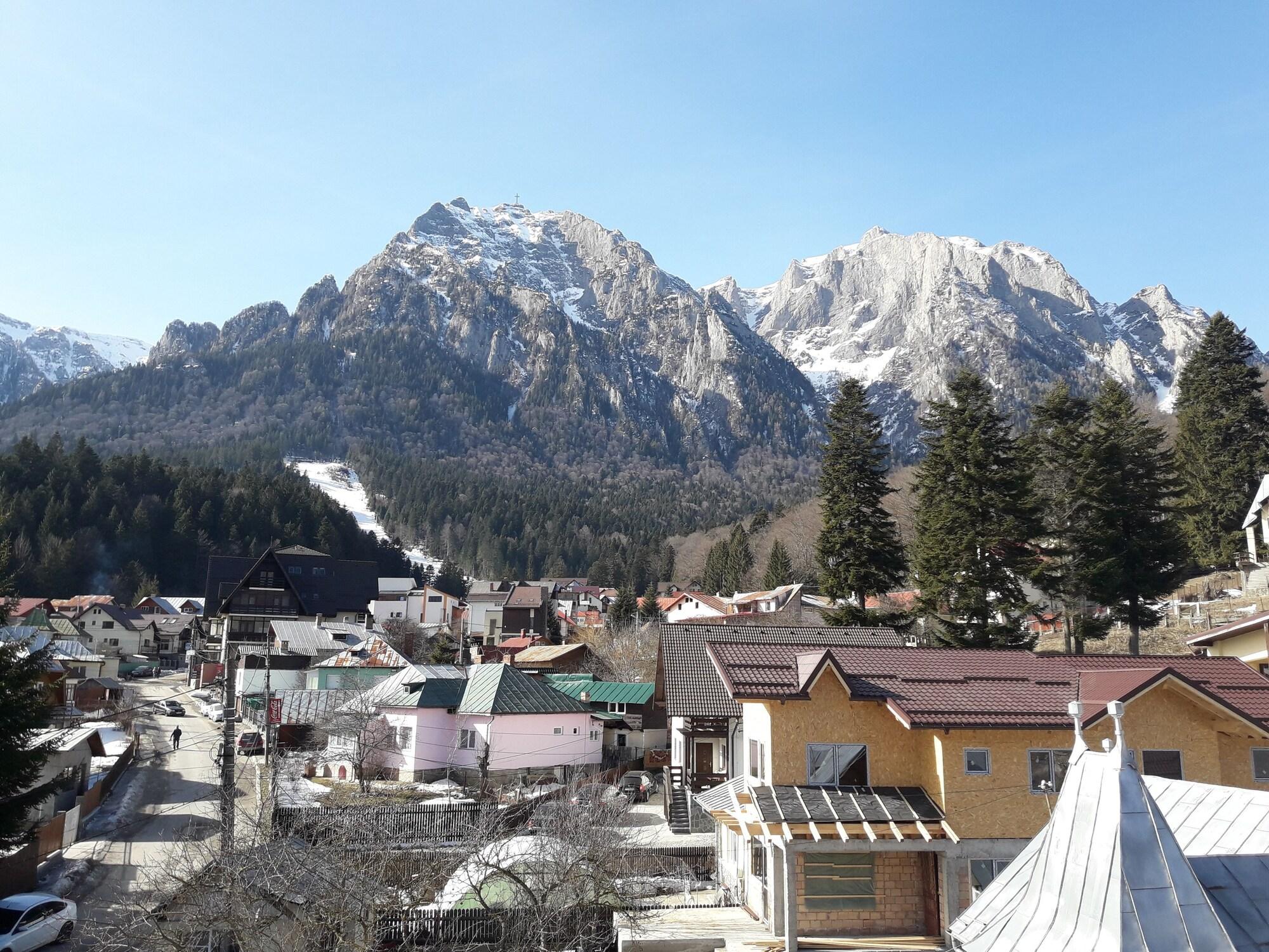 Hotel Iri Buşteni Εξωτερικό φωτογραφία