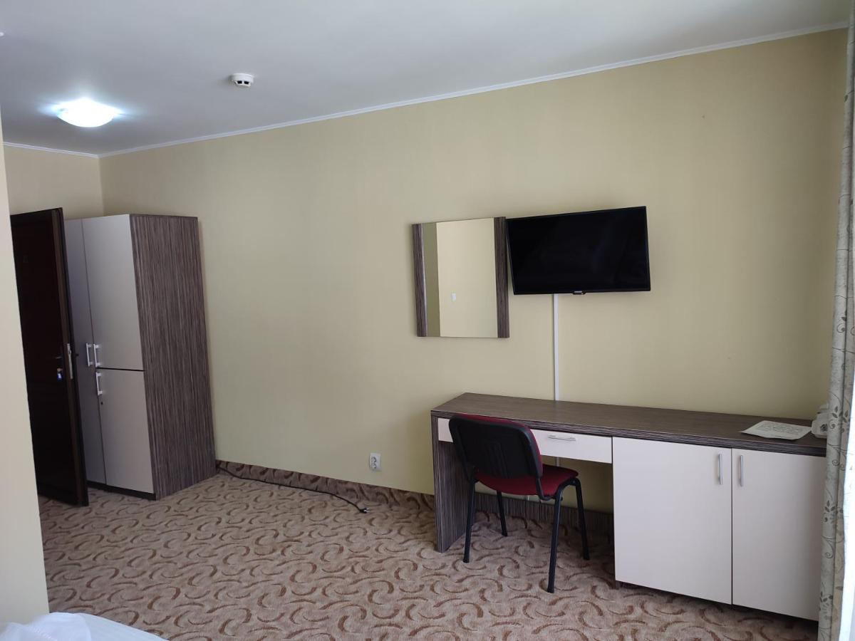 Hotel Iri Buşteni Εξωτερικό φωτογραφία