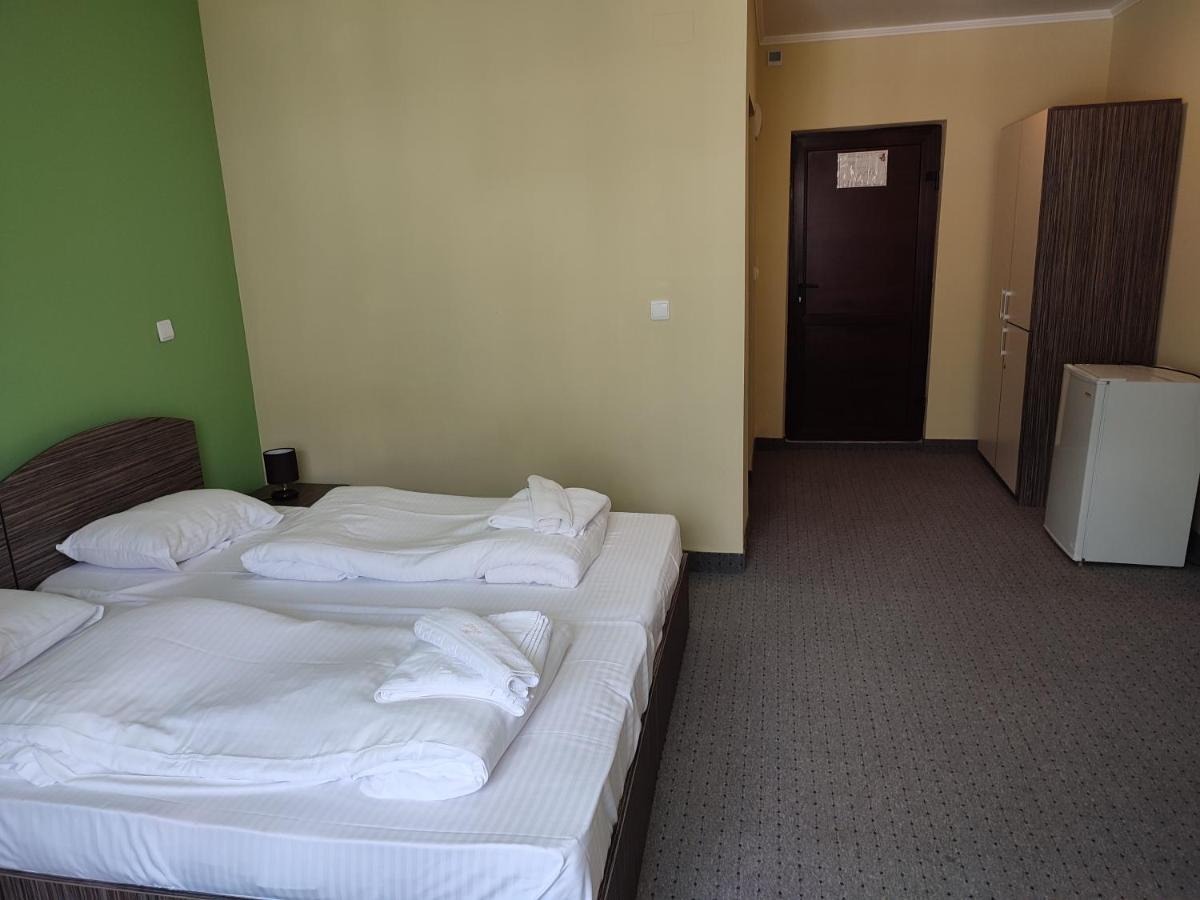 Hotel Iri Buşteni Εξωτερικό φωτογραφία