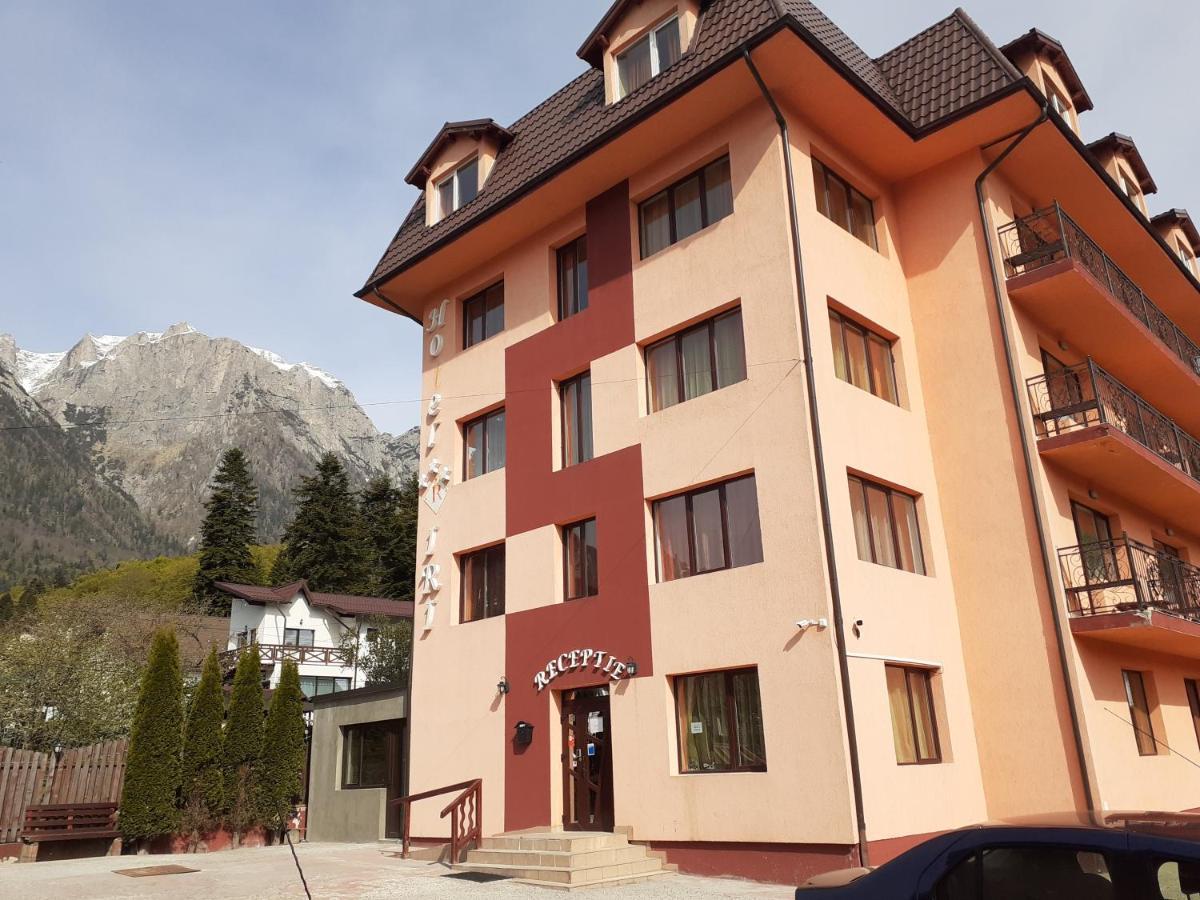 Hotel Iri Buşteni Εξωτερικό φωτογραφία